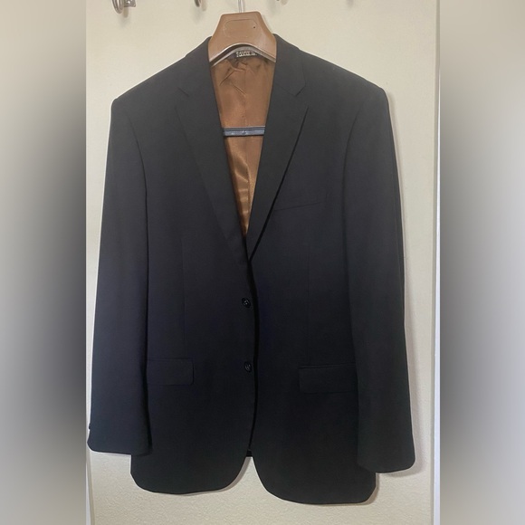 Men’s 40 reg Cavarelli black suit.